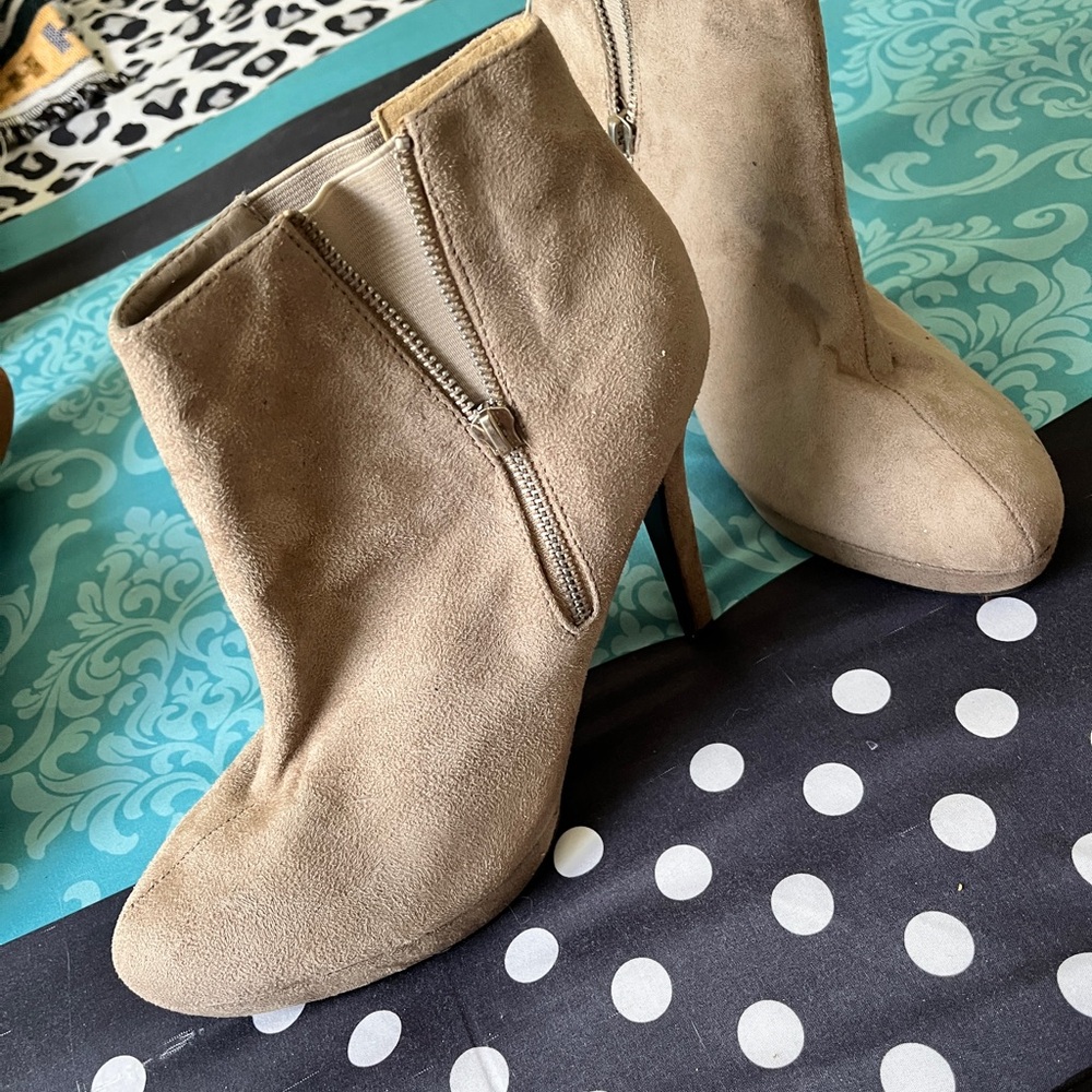 Women's Taupe Suede Zip Ankle Booties